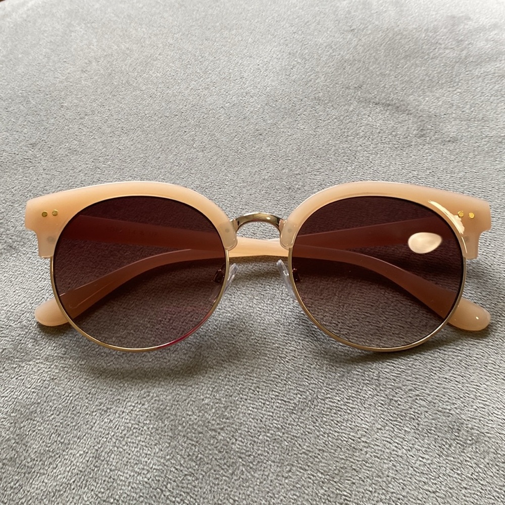 Sunglasses bundle! - Picture 5 of 5
